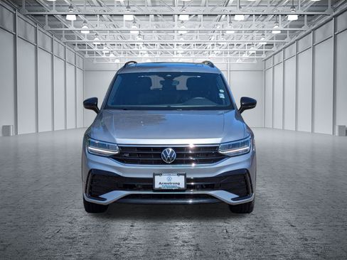 Used 2023 Volkswagen Tiguan SE R-Line AWD/4WD image 8