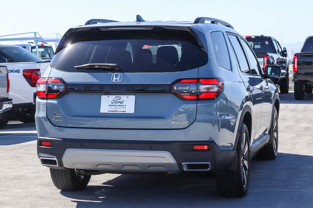 Used 2024 Honda Pilot Touring image 4