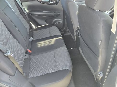 Used 2022 Nissan Rogue Sport SV FWD image 16