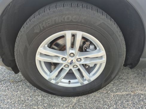 Used 2023 Ford Explorer XLT w/ Equipment Group 202A image 14