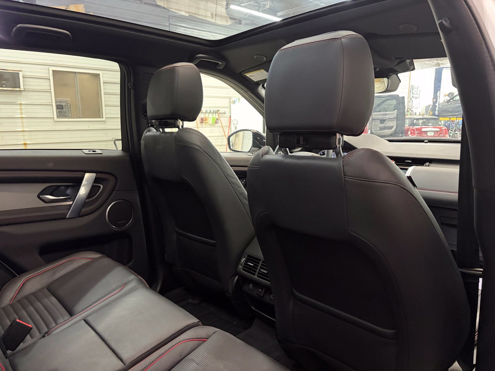 Used 2022 Land Rover Discovery Sport S R-Dynamic AWD/4WD image 31