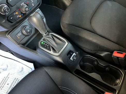 Used 2020 Jeep Renegade Sport AWD/4WD image 23