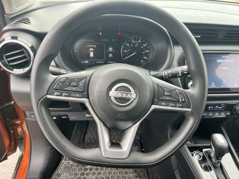 Certified 2022 Nissan Kicks SV w/ Interior Electronics Package image 15