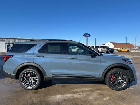 New 2026 Ford Explorer ST-Line w/ ST-Line Street Pack AWD/4WD image 6