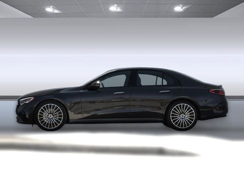 New 2026 Mercedes-Benz E 450 4MATIC Sedan image 2