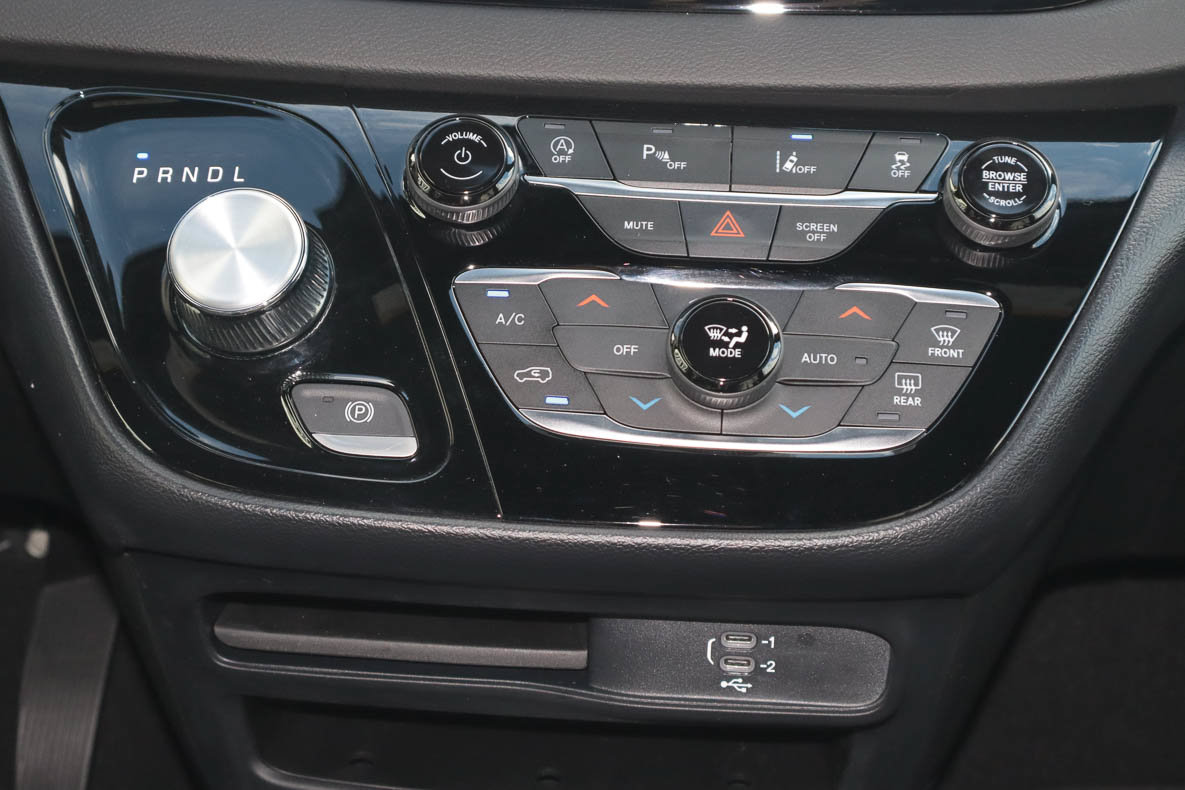 Used 2026 Chrysler Pacifica Select FWD image 22