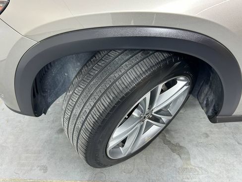 Used 2020 Mercedes-Benz GLE 350 4MATIC image 25