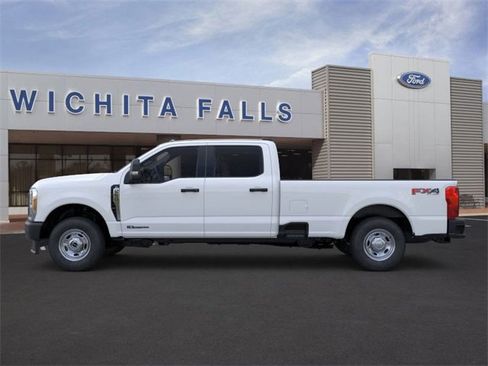 New 2026 Ford F250 XL w/ FX4 Off-Road Package image 3