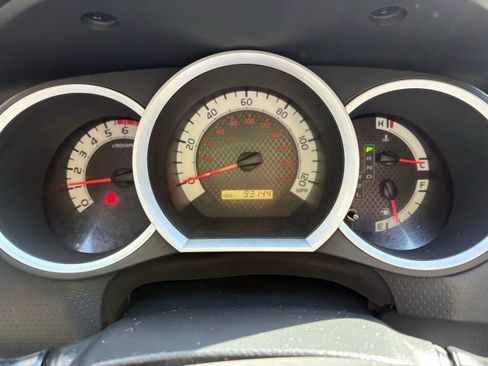 Used 2015 Toyota Tacoma PreRunner w/ SR5 Package image 19