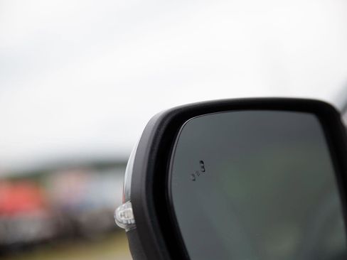 Used 2024 Ford Edge Titanium image 10