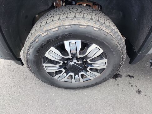 Certified 2024 GMC Sierra 2500 Denali w/ Denali Reserve Package image 40