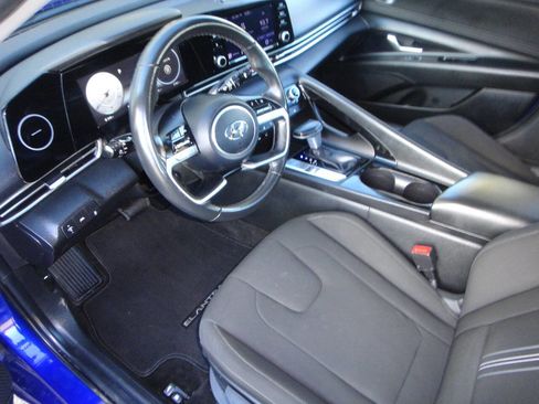 Used 2022 Hyundai Elantra SEL w/ Convenience Package image 7