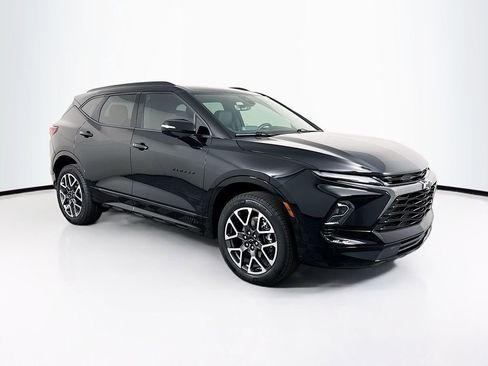 Used 2025 Chevrolet Blazer RS w/ Driver Confidence II Package image 3