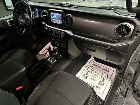 Used 2021 Jeep Gladiator Sport image 21