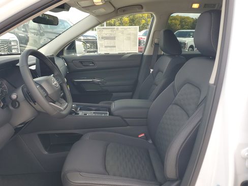 New 2026 Nissan Pathfinder SV image 10