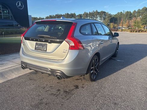 Used 2018 Volvo V60 T5 Dynamic w/ Vision Package image 3