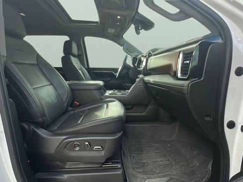 Used 2024 GMC Sierra 3500 Denali w/ Denali Reserve Package image 18