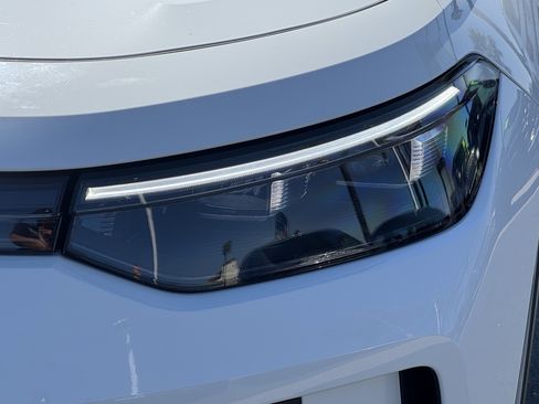 Certified 2025 Volkswagen Tiguan S FWD image 5