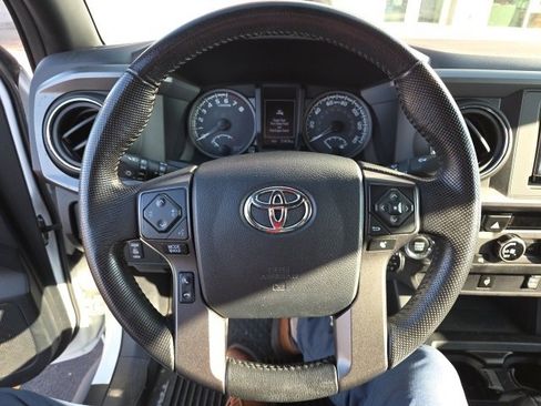 Used 2016 Toyota Tacoma 4x4 Double Cab image 12