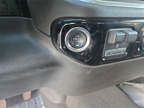 Used 2025 GMC Sierra 1500 SLT image 20