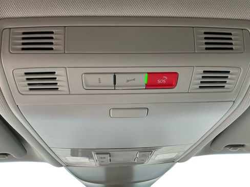 New 2025 Volkswagen Taos SE image 24