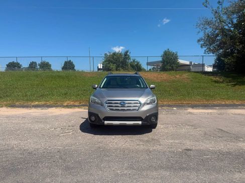 Used 2016 Subaru Outback 2.5i Limited AWD/4WD image 2