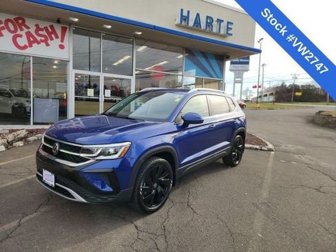 Certified 2024 Volkswagen Taos SEL image 1