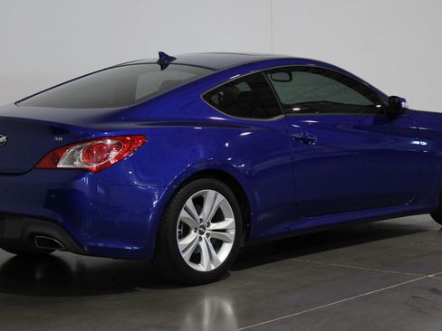 Used 2012 Hyundai Genesis 3.8 image 16