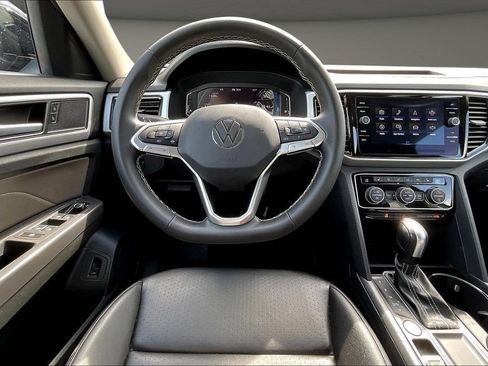 Used 2023 Volkswagen Atlas SE w/ Panoramic Sunroof Package FWD image 11