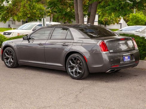 Used 2020 Chrysler 300 Touring w/ Sport Appearance Package image 7