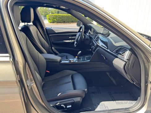 Used 2018 BMW 330i Sedan w/ Premium Package RWD image 15