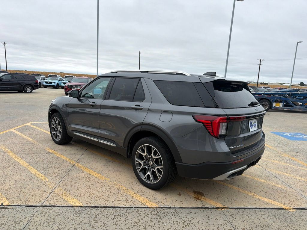 Used 2025 Ford Explorer Platinum w/ Ultimate Package AWD/4WD image 5
