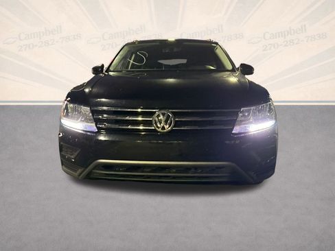 Used 2021 Volkswagen Tiguan SE w/ Panoramic Sunroof Package image 9