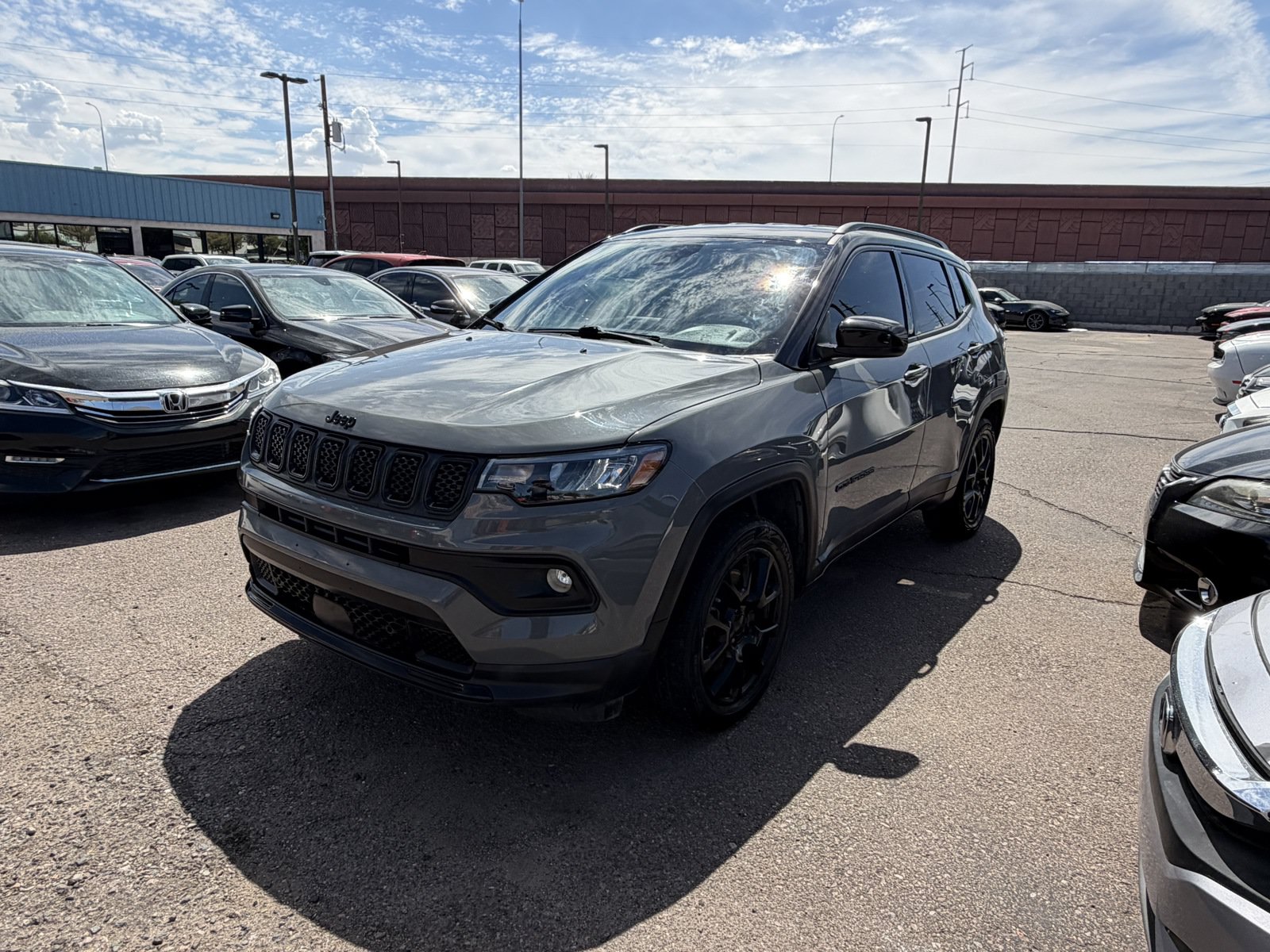 Used 2023 Jeep Compass Latitude AWD/4WD image 1