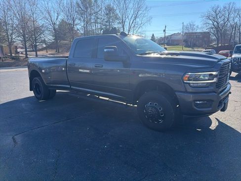 Used 2024 RAM 3500 Laramie w/ Night Edition image 5