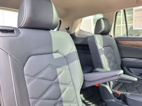 Used 2026 Volkswagen Atlas SE FWD image 30