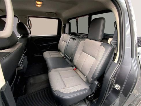 Used 2018 Nissan Titan S w/ S Utility Package image 16