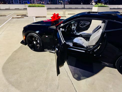 Used 2017 Chevrolet Camaro SS image 52