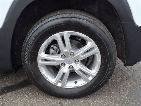 Certified 2022 GMC Terrain SLE w/ Driver Convenience Package image 32