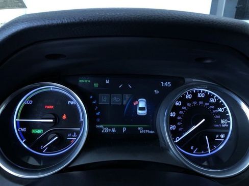 Certified 2020 Toyota Camry XLE image 29