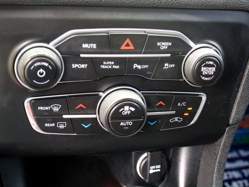 Used 2020 Dodge Charger R/T image 23