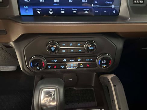 Used 2024 Ford Bronco Outer Banks AWD/4WD image 23