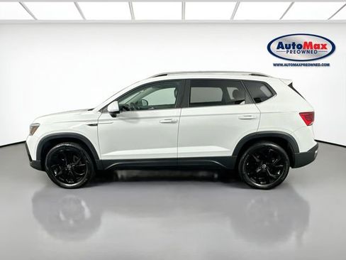 Used 2023 Volkswagen Taos SE image 9