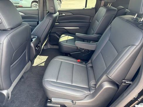 Used 2025 Chevrolet Traverse LT w/ Driver Confidence Package FWD image 21
