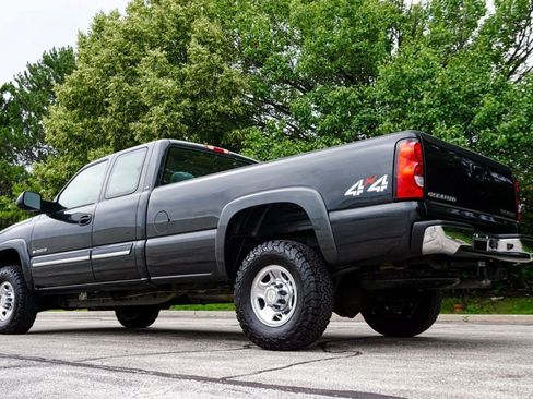 Used 2004 Chevrolet Silverado 2500 LS AWD/4WD image 25