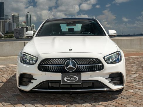 Used 2023 Mercedes-Benz E 350 4MATIC Sedan image 3