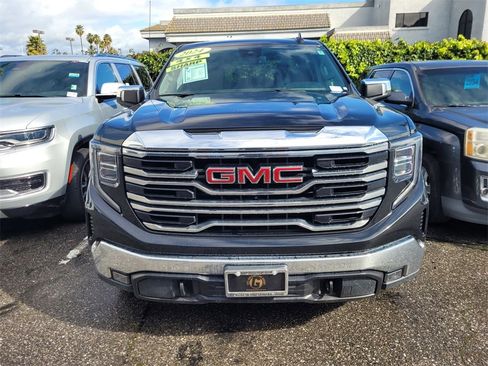 Used 2024 GMC Sierra 1500 SLT image 2