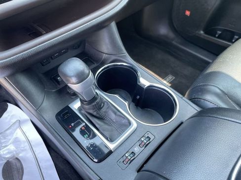 Used 2018 Toyota Highlander Limited Platinum image 21