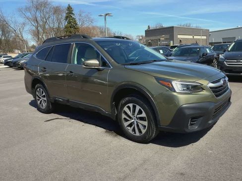 Used 2020 Subaru Outback Premium image 2