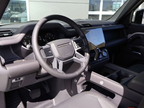 New 2026 Land Rover Defender 130 X-Dynamic SE image 12